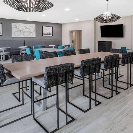 La Quinta Inn & Suites By Wyndham Ardmore Exteriör bild