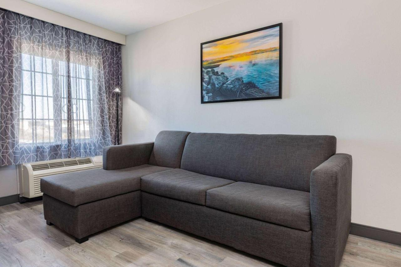 La Quinta Inn & Suites By Wyndham Ardmore Exteriör bild