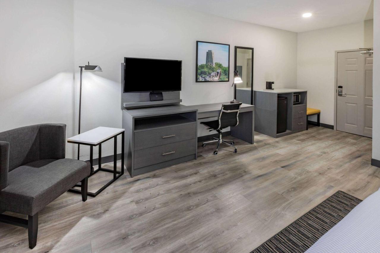 La Quinta Inn & Suites By Wyndham Ardmore Exteriör bild