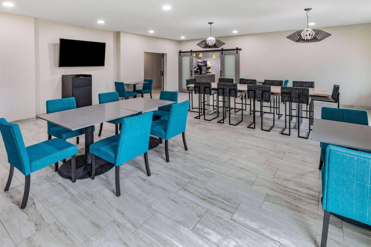 La Quinta Inn & Suites By Wyndham Ardmore Exteriör bild