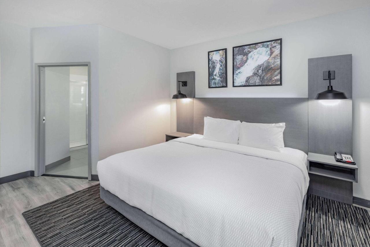 La Quinta Inn & Suites By Wyndham Ardmore Exteriör bild