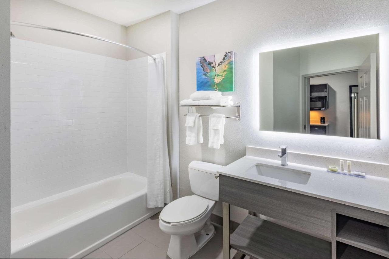 La Quinta Inn & Suites By Wyndham Ardmore Exteriör bild