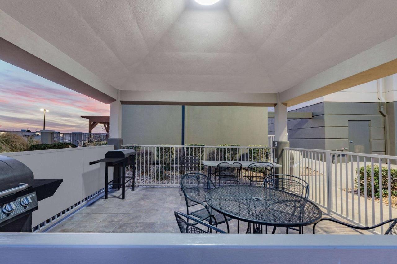 La Quinta Inn & Suites By Wyndham Ardmore Exteriör bild