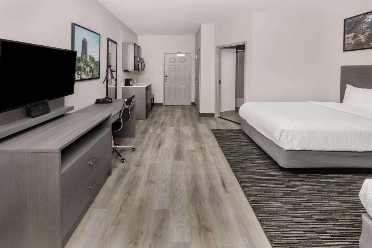 La Quinta Inn & Suites By Wyndham Ardmore Exteriör bild